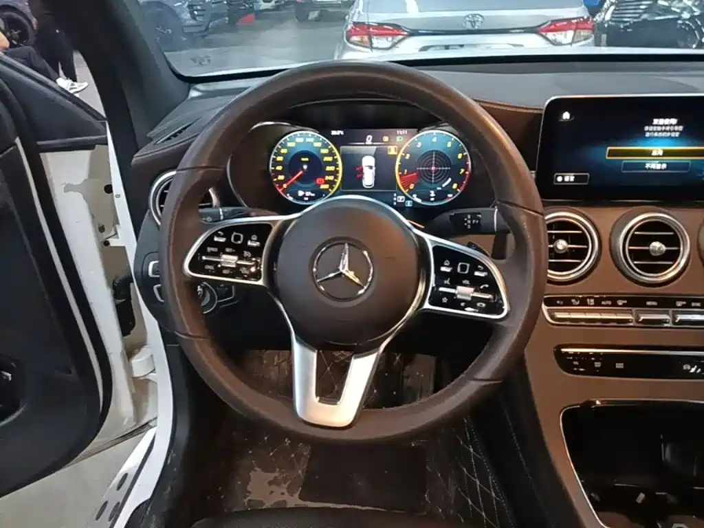 Mercedes-Benz GLC 2021 — фото 11