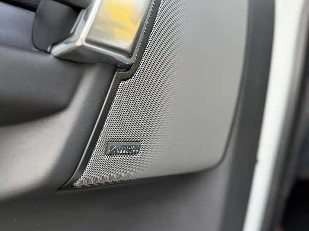 Land Rover Discovery 2016 — фото 28