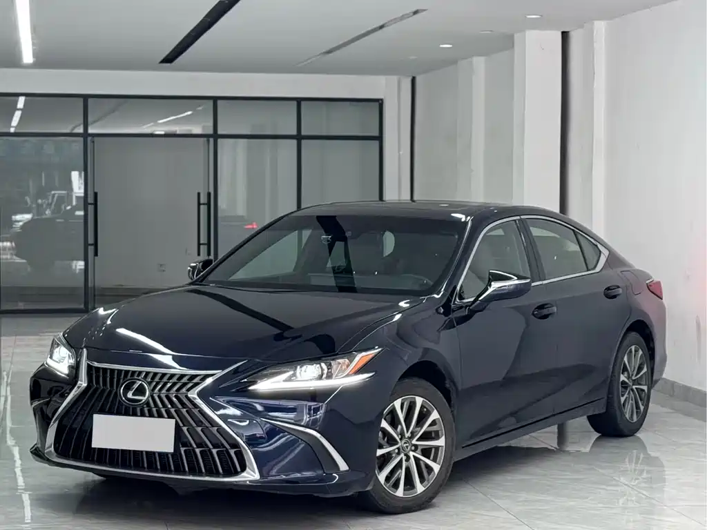 Lexus ES 2023