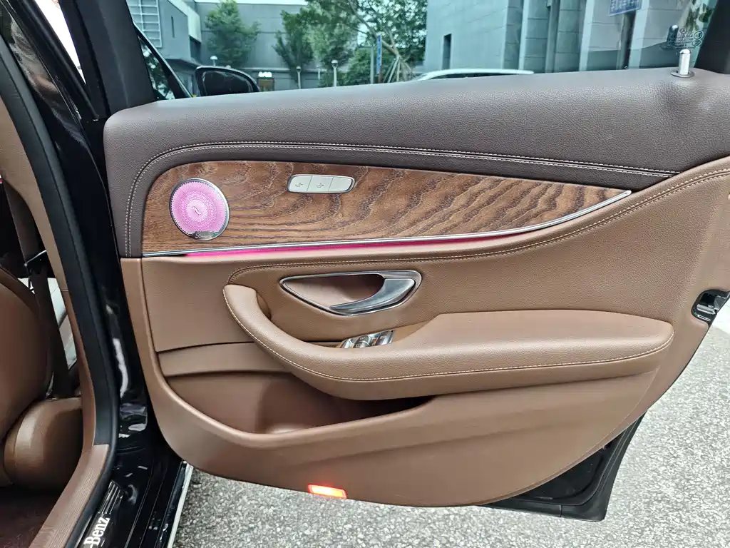 Mercedes-Benz E-Class 2023 — фото 16