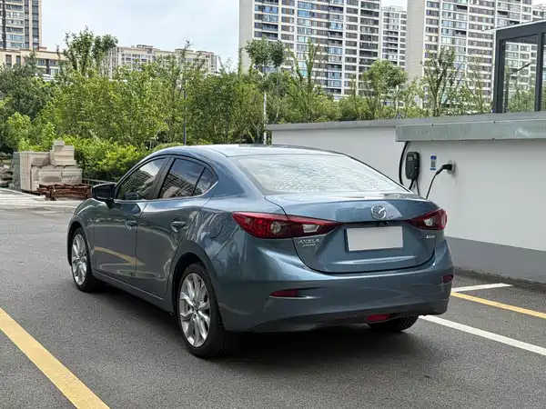 Mazda 3 Axela 2016