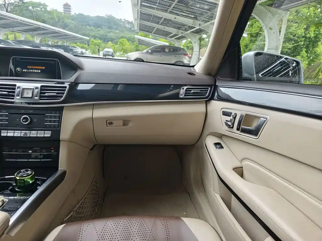 Mercedes-Benz E-Class 2016 — фото 17