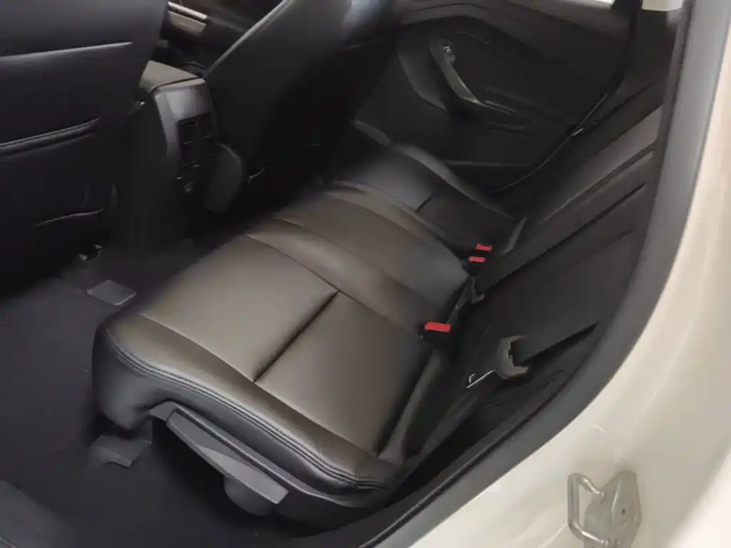 Ford Kuga 2015 — фото 17
