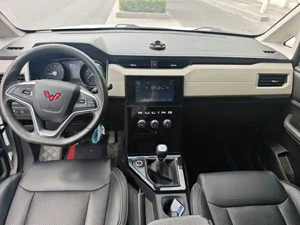 Wuling Journey 2021