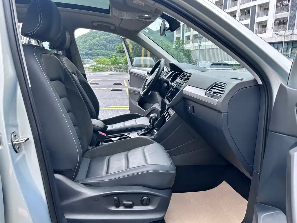 Volkswagen Tiguan L 2019 — фото 9