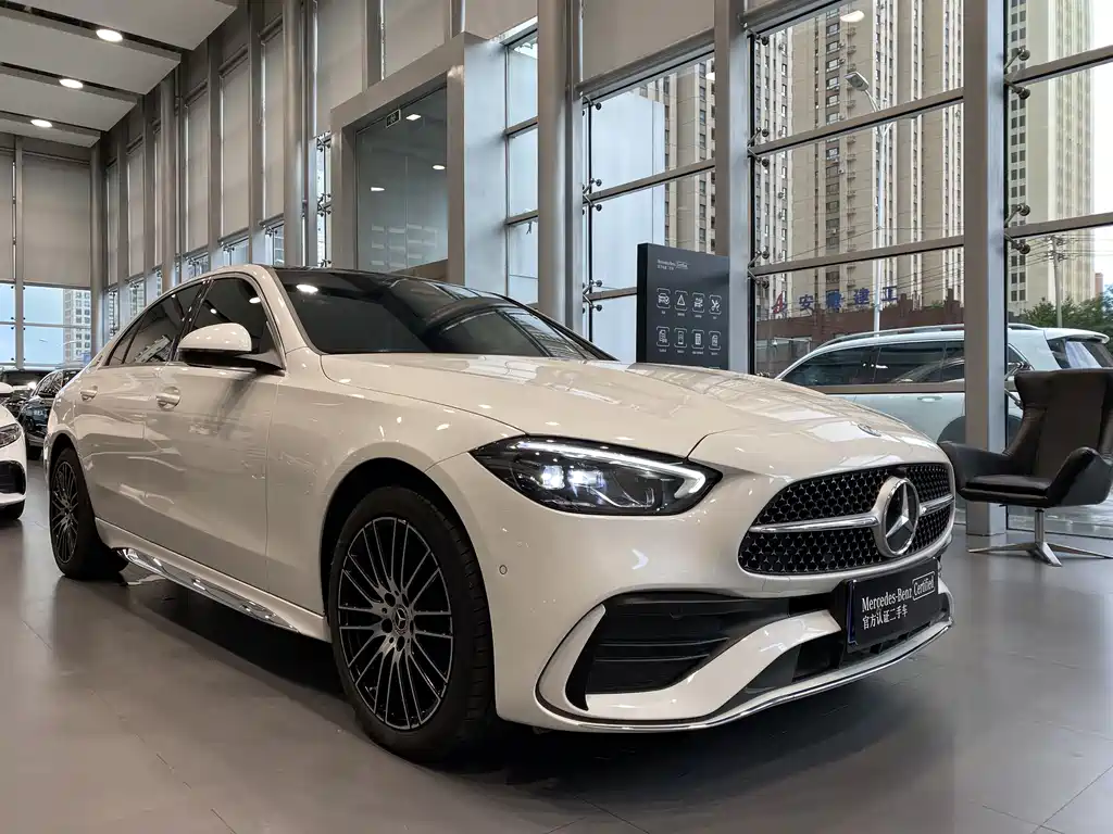 Mercedes-Benz C-Class 2024