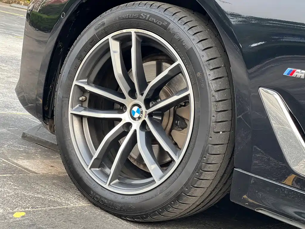 BMW 5 Series 2021 — фото 13