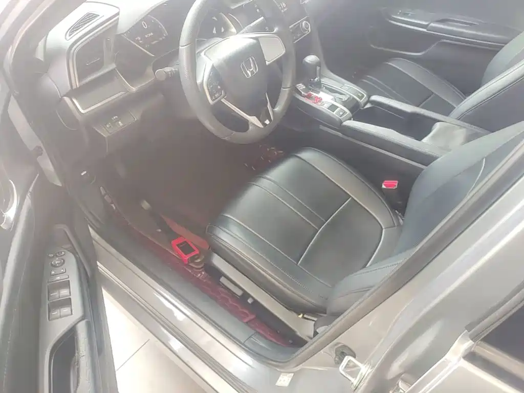 Honda Civic 2018 — фото 16