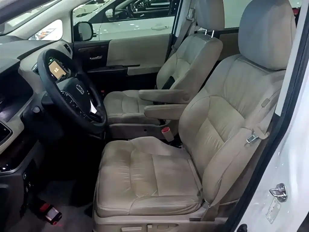Honda Odyssey 2017 — фото 15