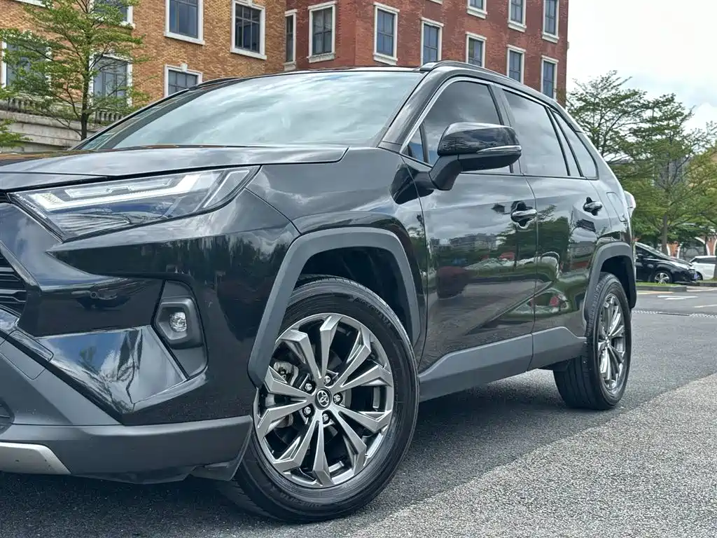 Toyota RAV4 2024 — фото 15