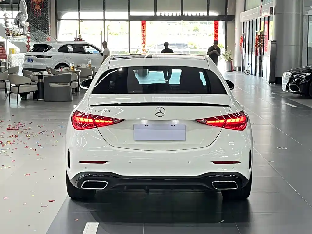 Mercedes-Benz C-Class 2024 — фото 8