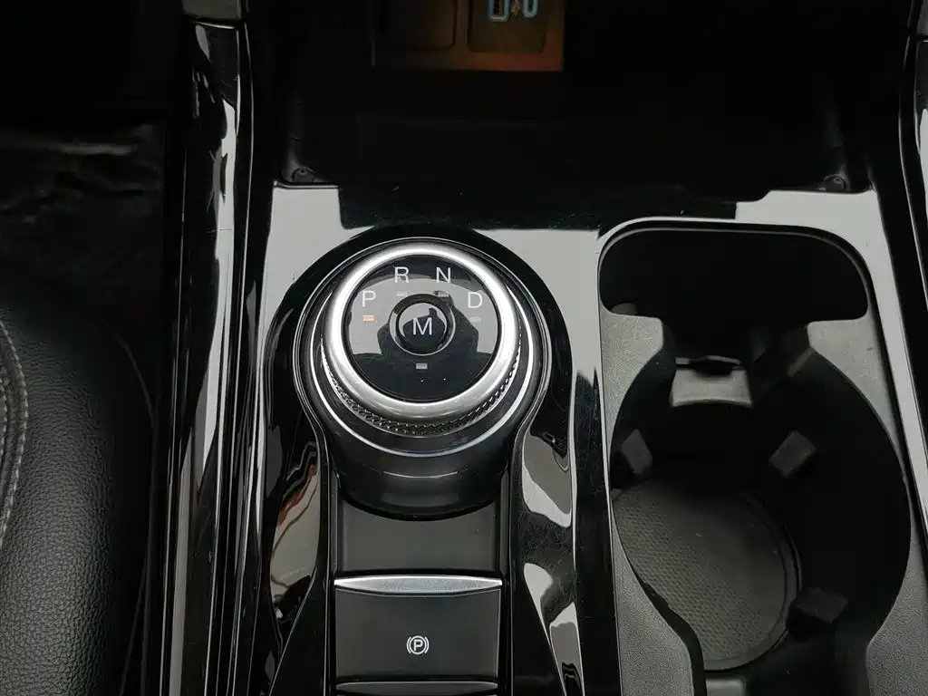 Ford Explorer 2022 — фото 13