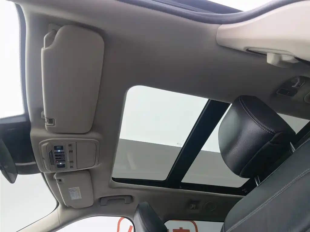 Ford Explorer 2022 — фото 14
