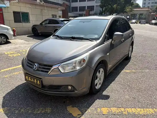 Venucia D50 2015