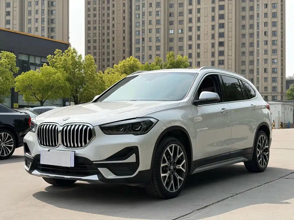 BMW X1 2022 — фото 1