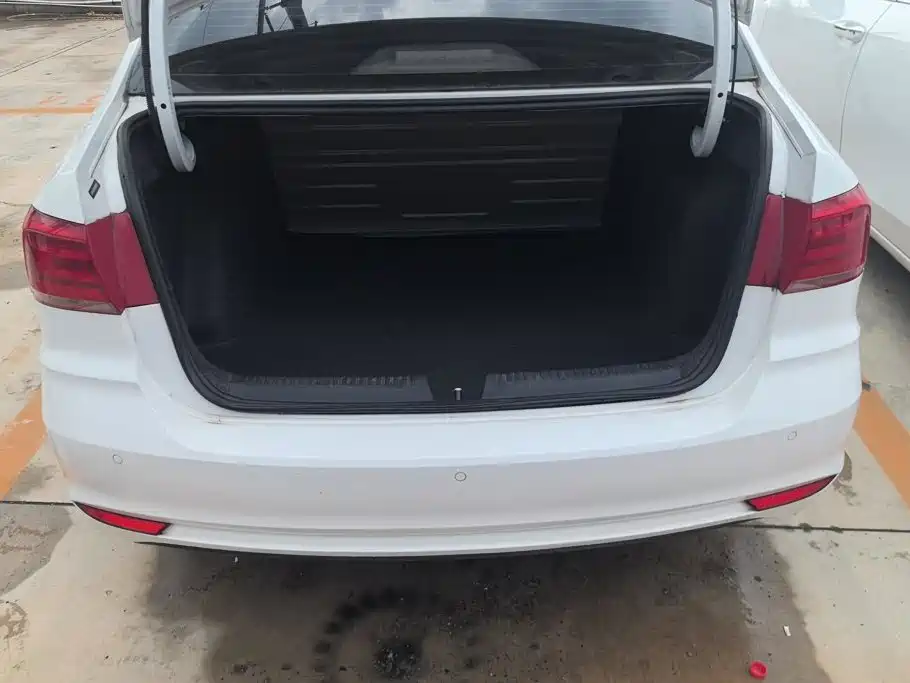 Volkswagen Santana 2016