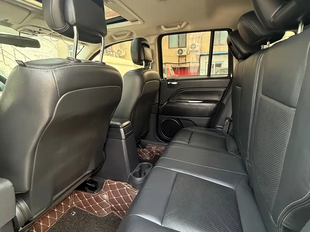 Jeep Compass 2014 — фото 9