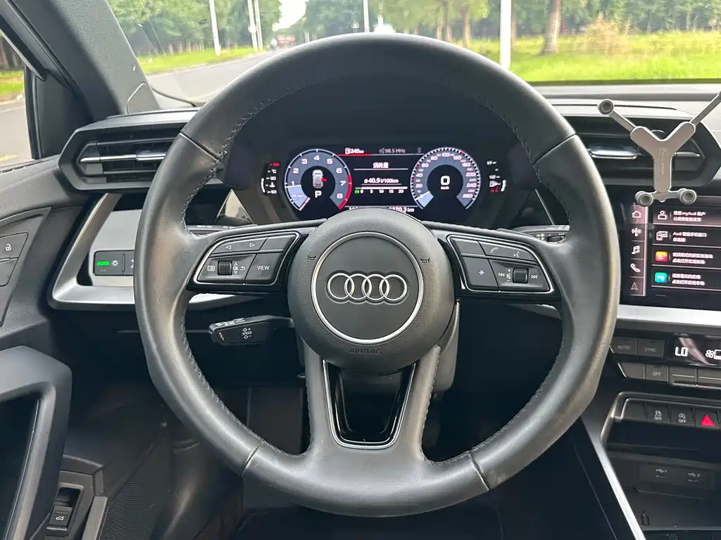Audi A3 2021 — фото 19