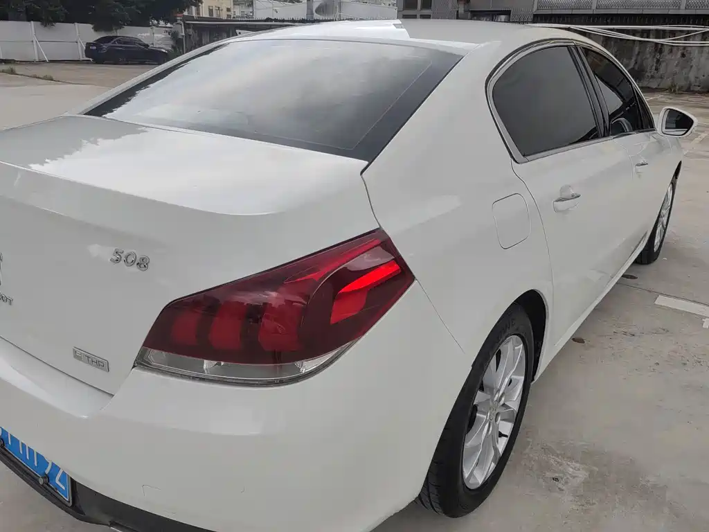 Peugeot 508 2015 — фото 18