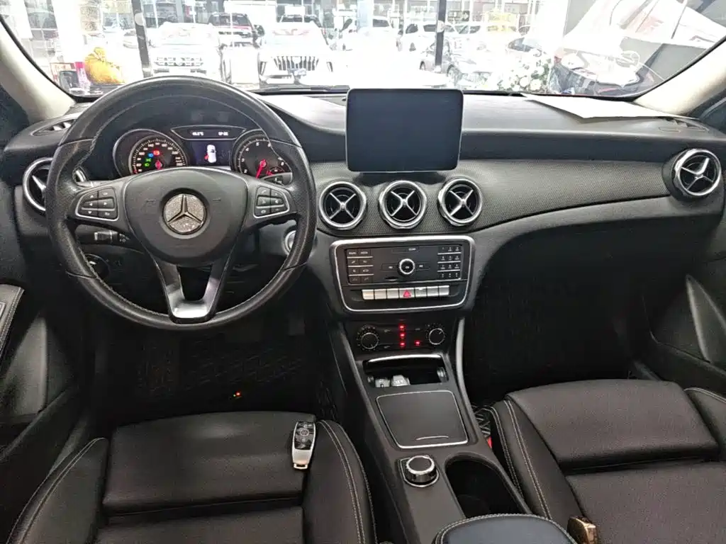 Mercedes-Benz GLA 2018 — фото 10