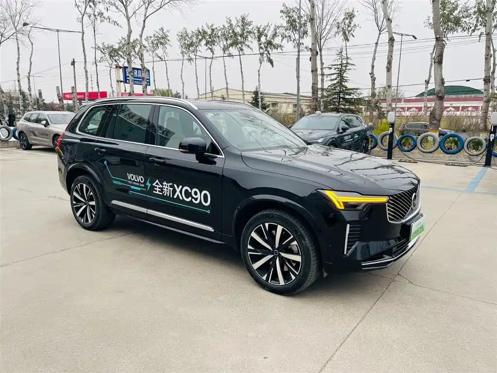 Volvo XC90 Plug-In Hybrid 2025 — фото 4