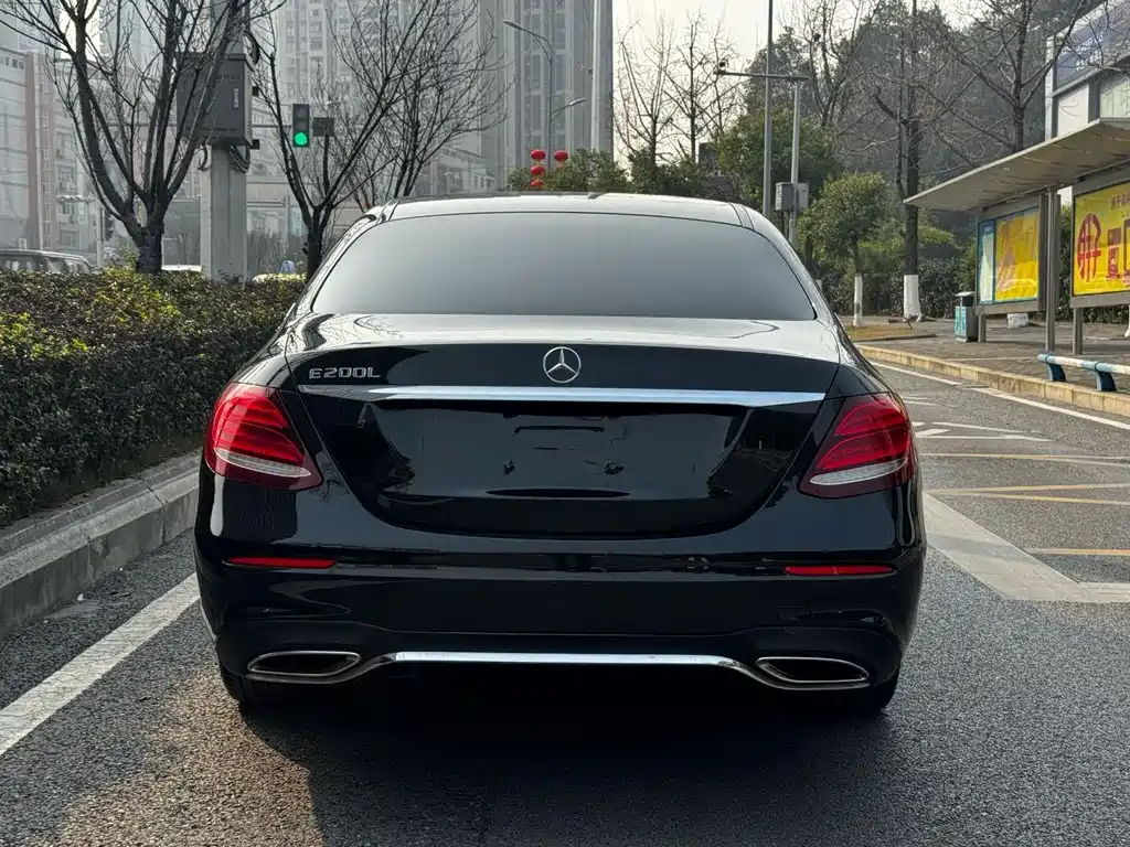 Mercedes-Benz E-Class 2016 — фото 25