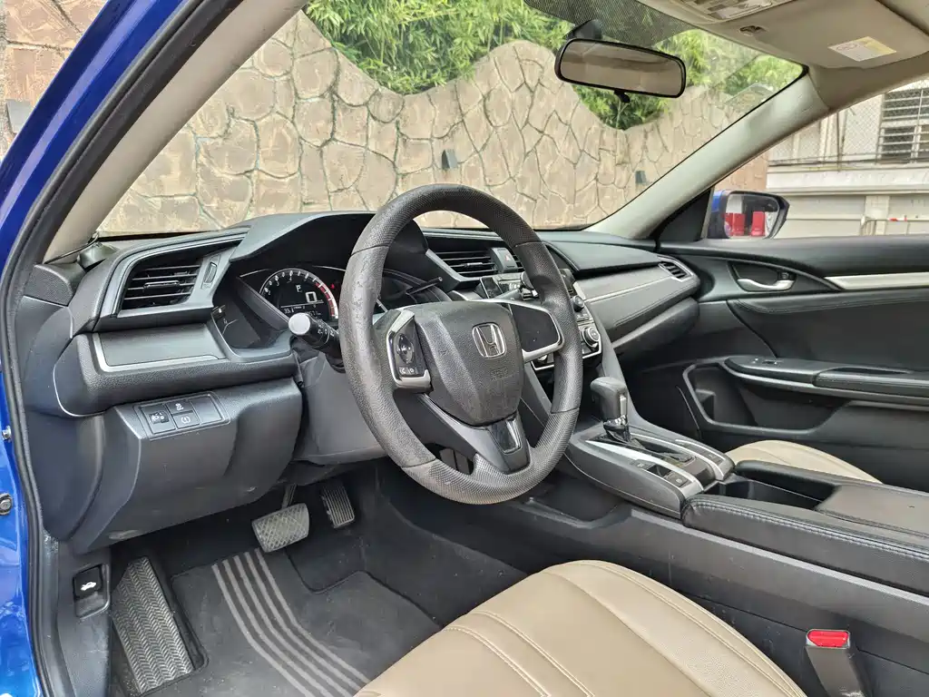 Honda Civic 2017 — фото 18