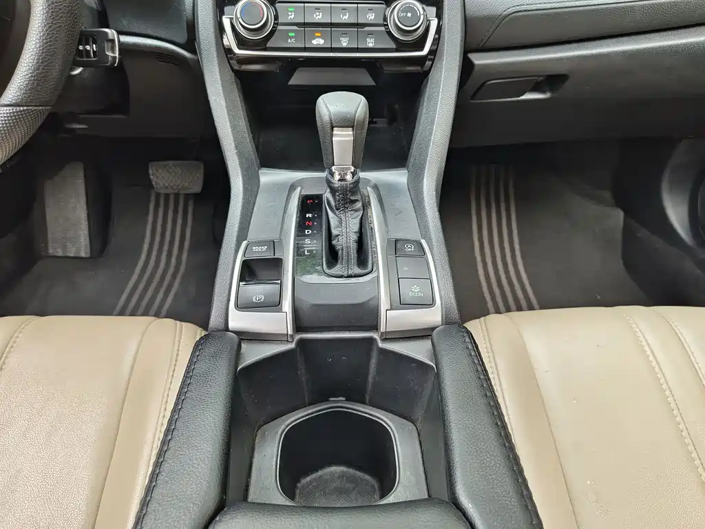 Honda Civic 2017 — фото 16