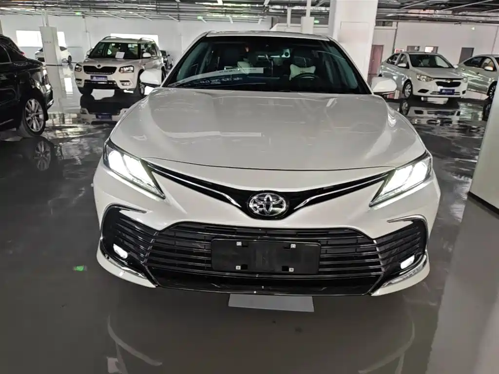 Toyota Camry 2022 — фото 3