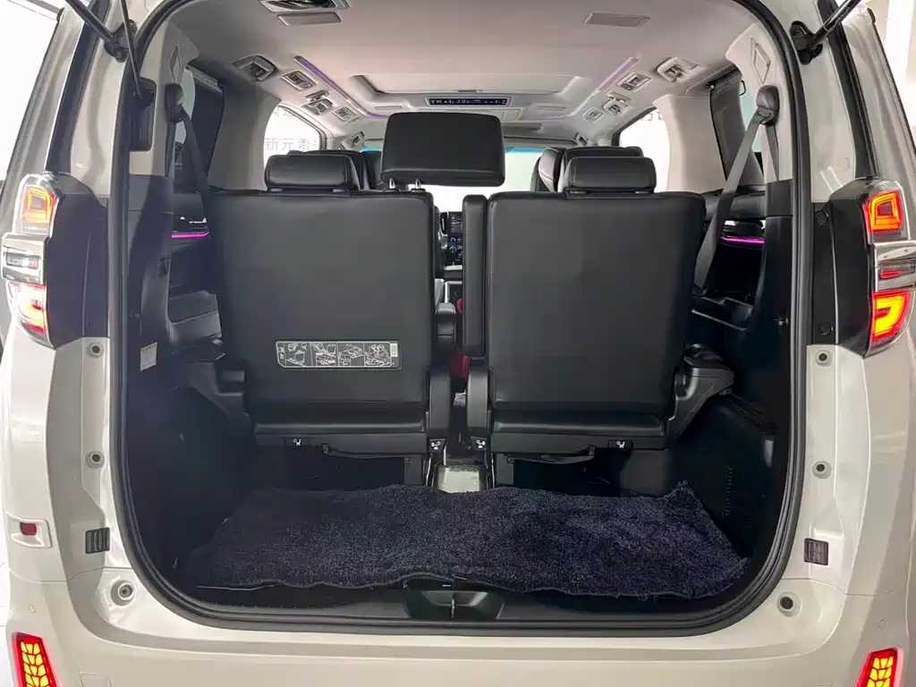 Toyota Vellfire 2021 — фото 9
