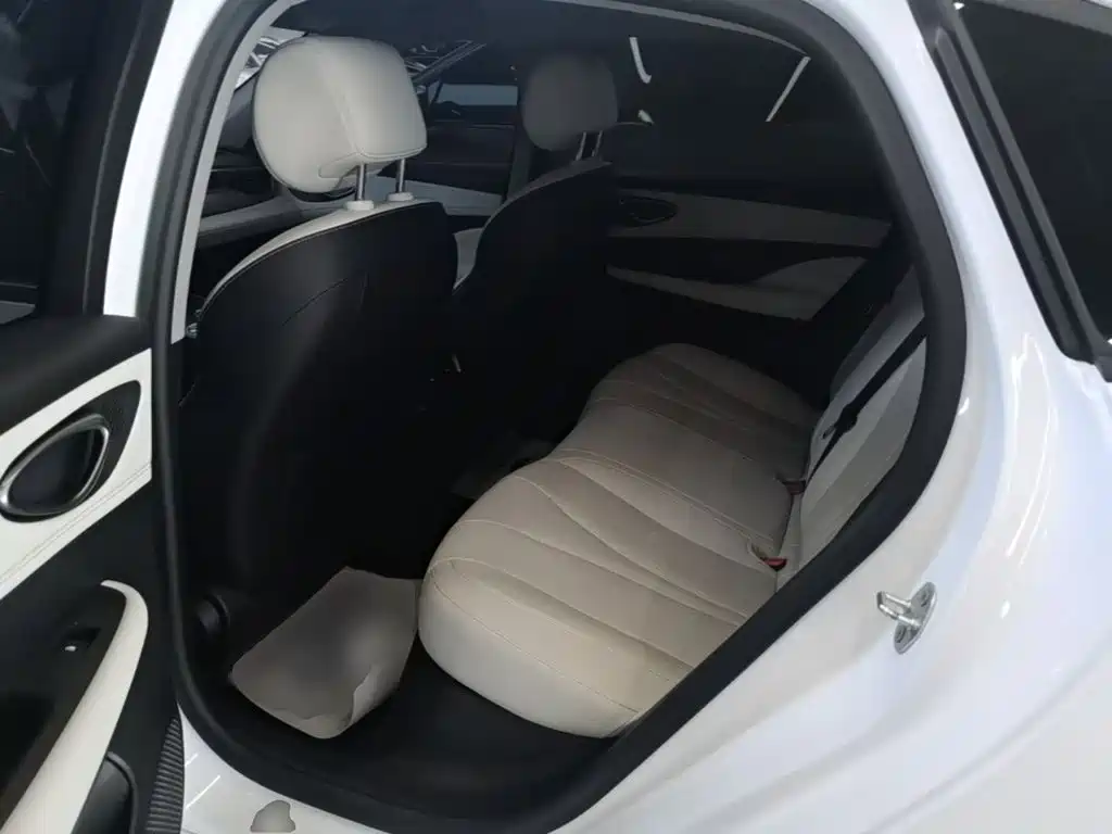 BYD Seal 05 DM-i 2025 — фото 17