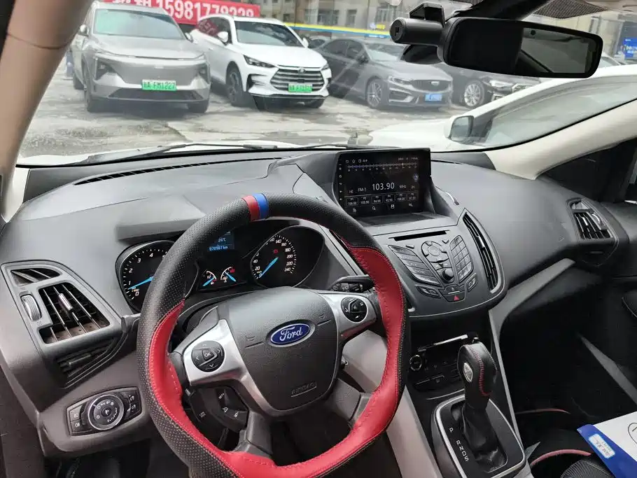 Ford Kuga 2014 — фото 12
