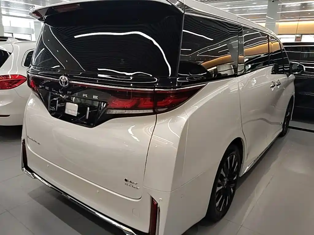 Toyota Vellfire 2023 — фото 7