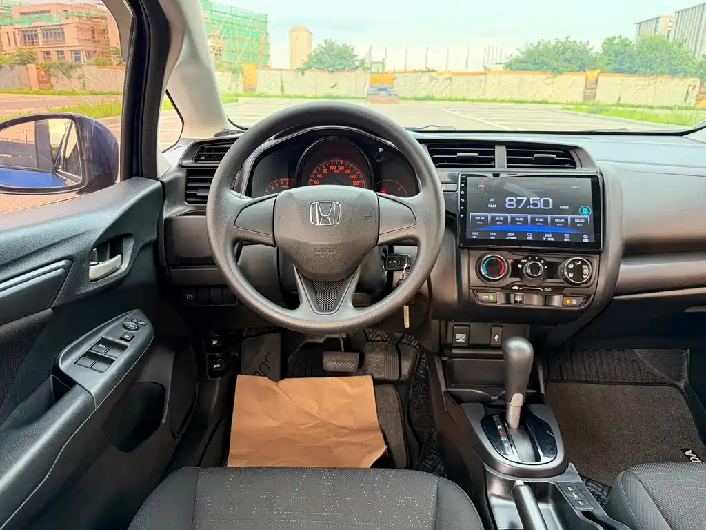 Honda Fit 2018 — фото 8