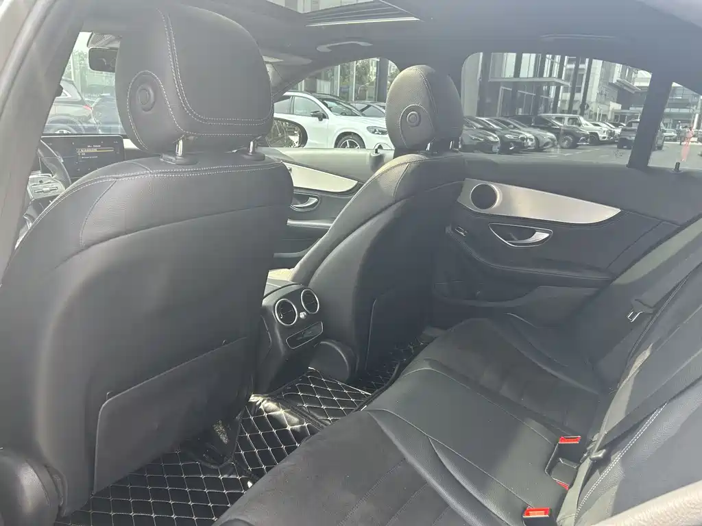 Mercedes-Benz C-Class 2019 — фото 11