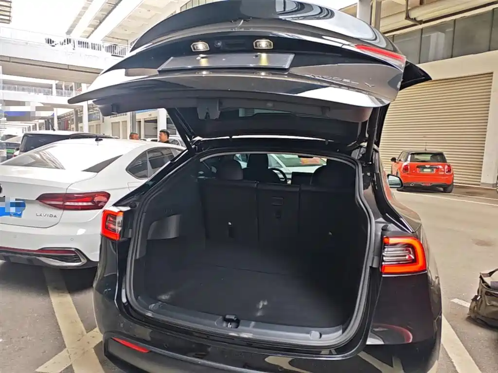 Tesla Model Y 2021 — фото 19