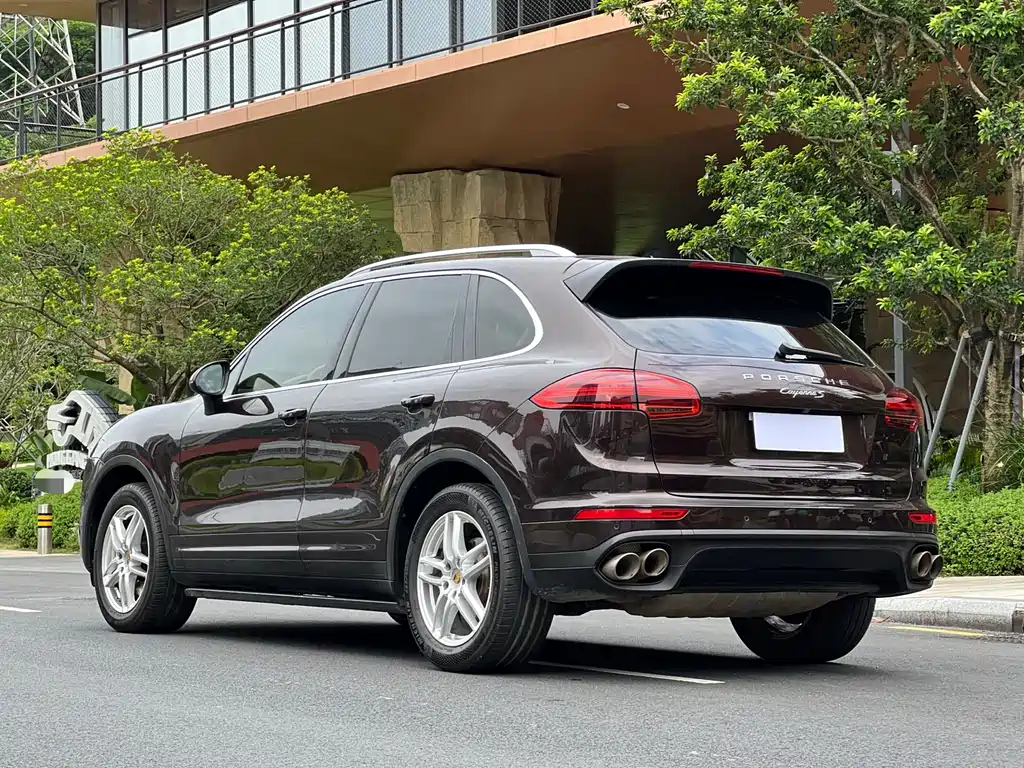 Porsche Cayenne 2014 — фото 23