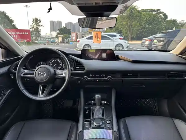 Mazda 3 Axela 2022