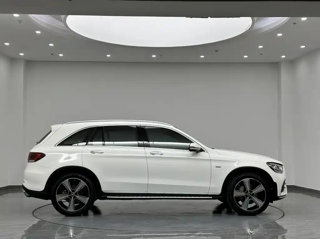 Mercedes-Benz GLC 2023 — фото 3