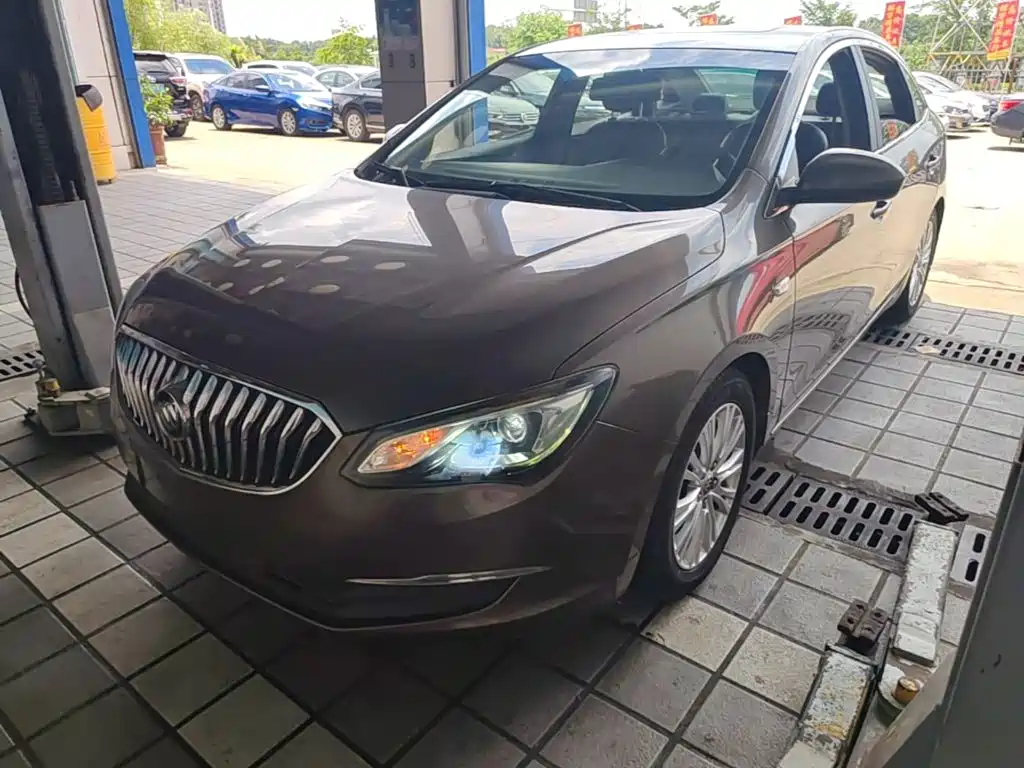 Buick Excelle 2015 — фото 1