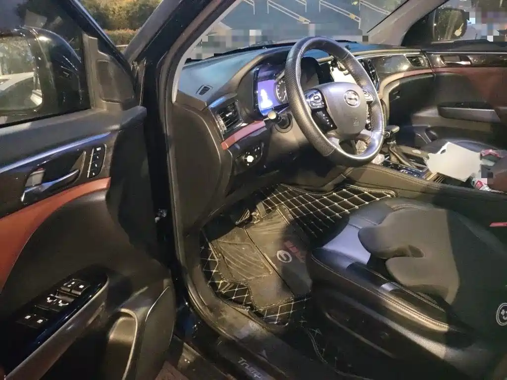 GAC Motor Trumpchi GS8 2017 — фото 14