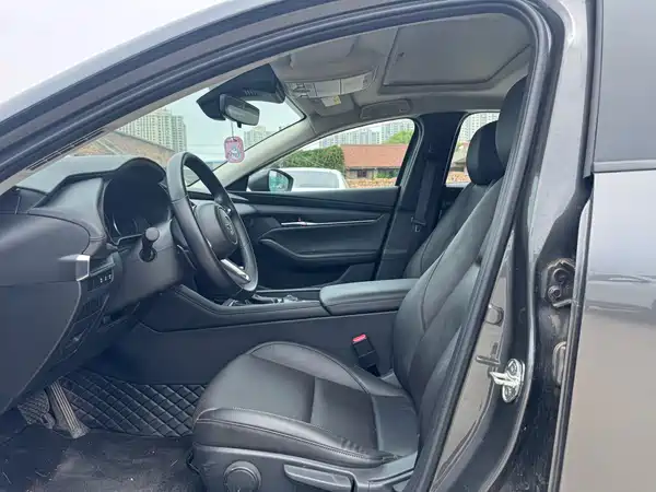 Mazda 3 Axela 2023