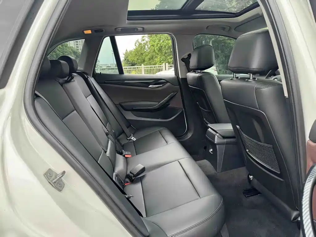 BMW X1 2016 — фото 14