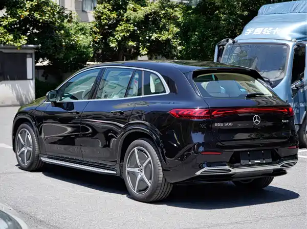 Mercedes-Benz EQS SUV 2026