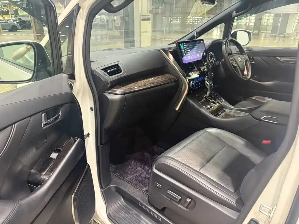 Toyota Alphard 2018 — фото 5