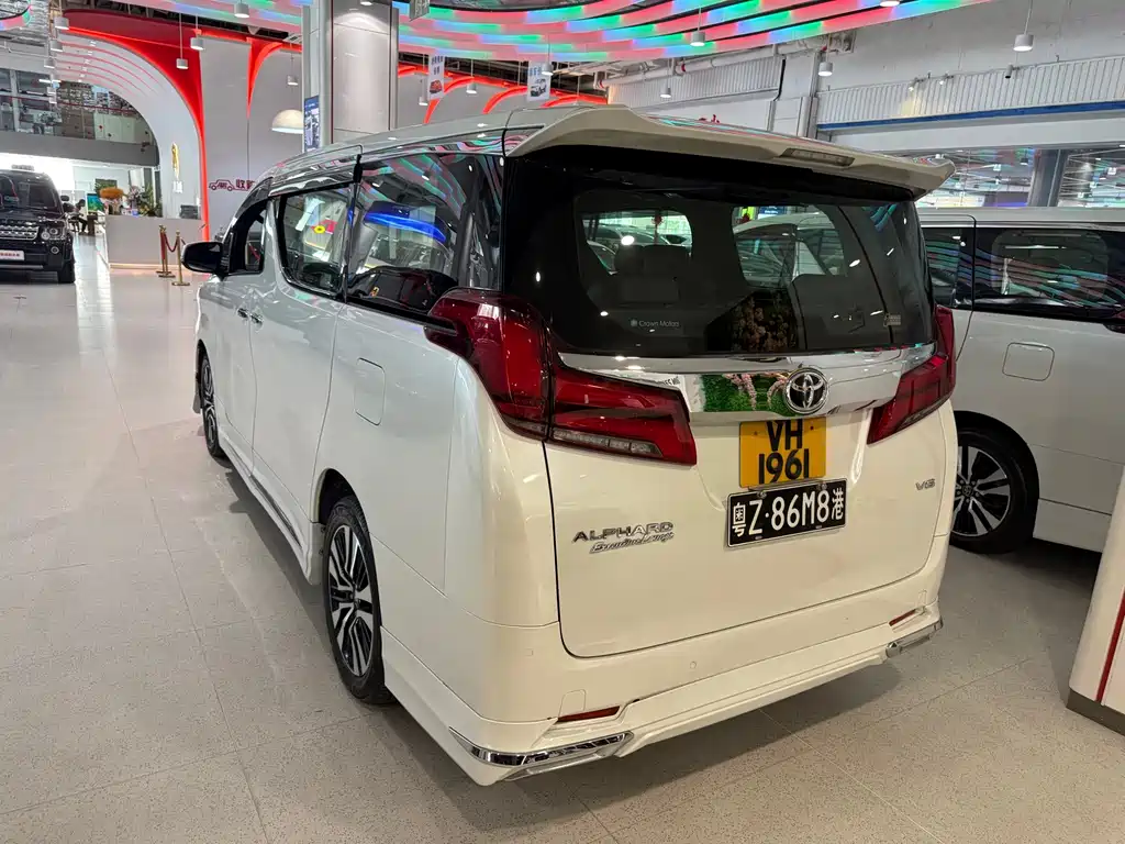 Toyota Alphard 2018 — фото 19