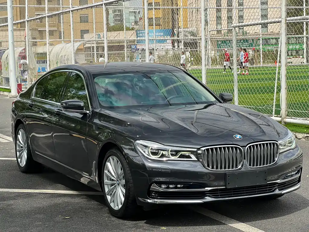 BMW 7 Series 2017 — фото 3