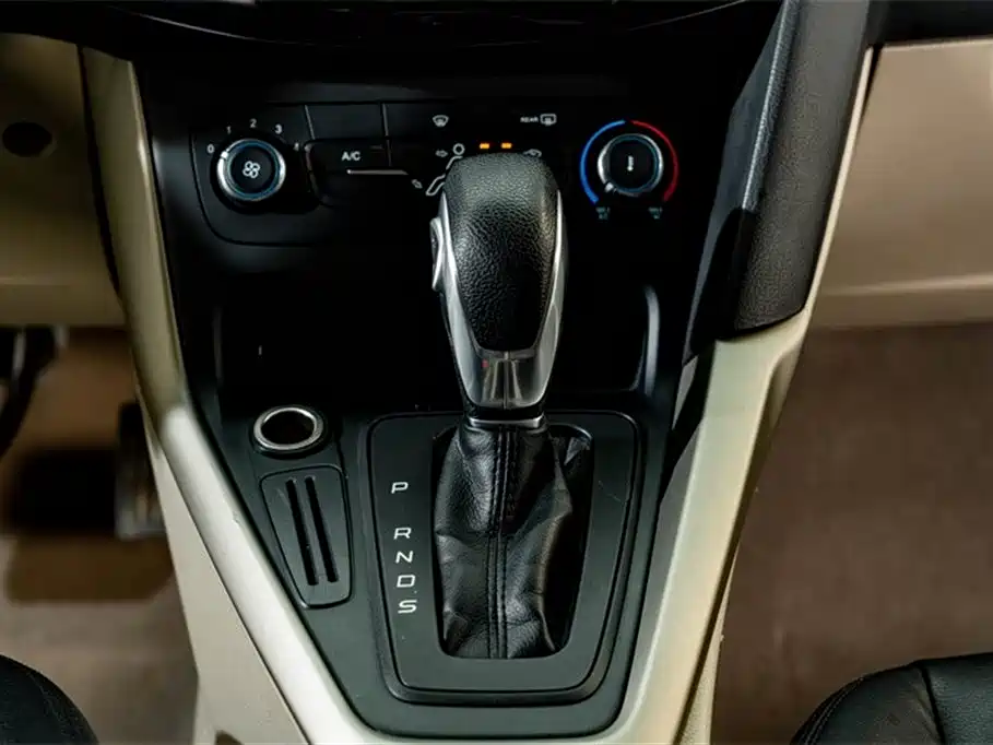 Ford Focus 2016 — фото 14