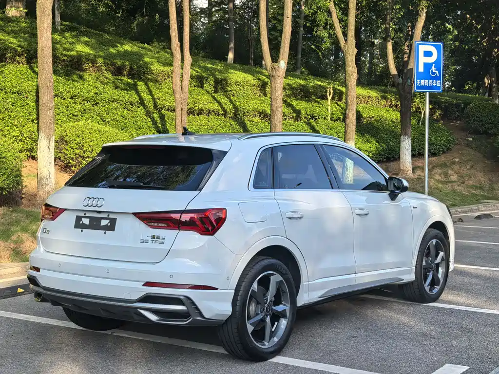 Audi Q3 2023 — фото 14