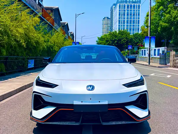 Changan UNI-V 2025
